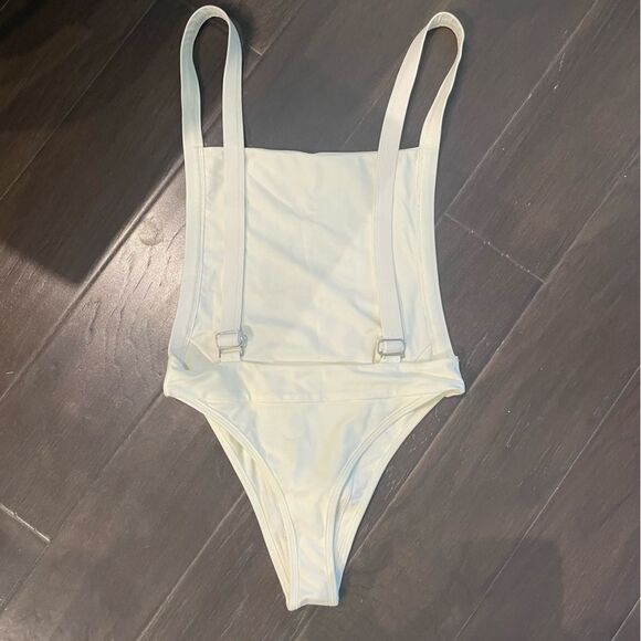 Never worn white one-piece - Picture 2 of 2